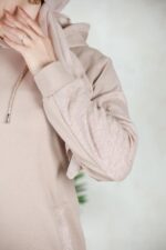 JOGGING FEMME SWEAT LONG AVEC CAPUCHE BEIGE – Image 3