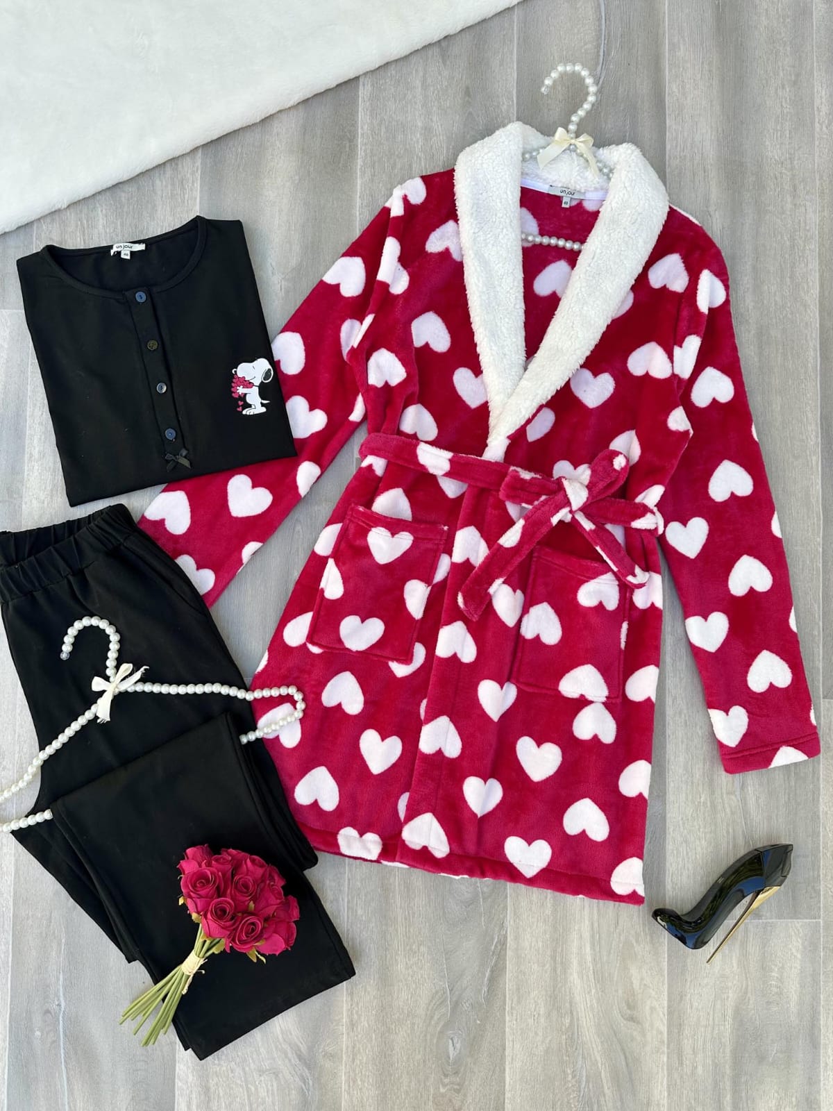 WhatsApp-Image-2025-12-03-a-09.19.23_90be521f.jpg PYJAMA FEMME PULL +PANTALON UNI +RB POLAIRE ROUGE – Image 1