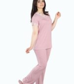 Pyjama femme en dentelle – Élégance & confort